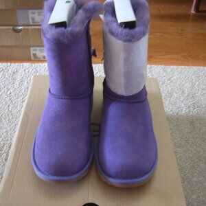 New w/Box UGG Kids (Girls) Bailey Bow II Boots sz 4 (also fits women sz 4 or 5)